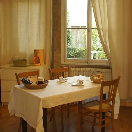 Les Amis Du 7 Apartment *
